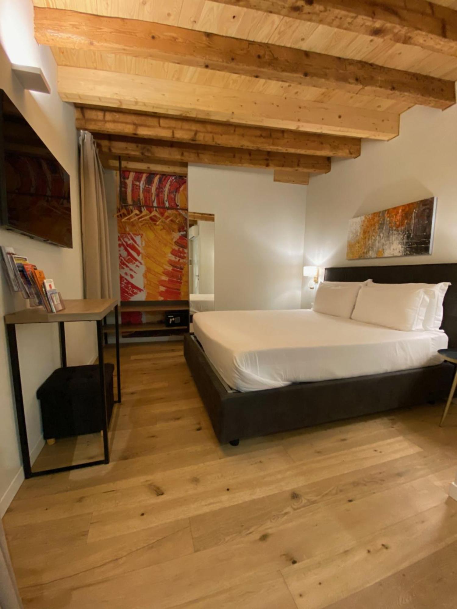 Malvezzi24 Boutique Rooms Desenzano del Garda Exterior foto